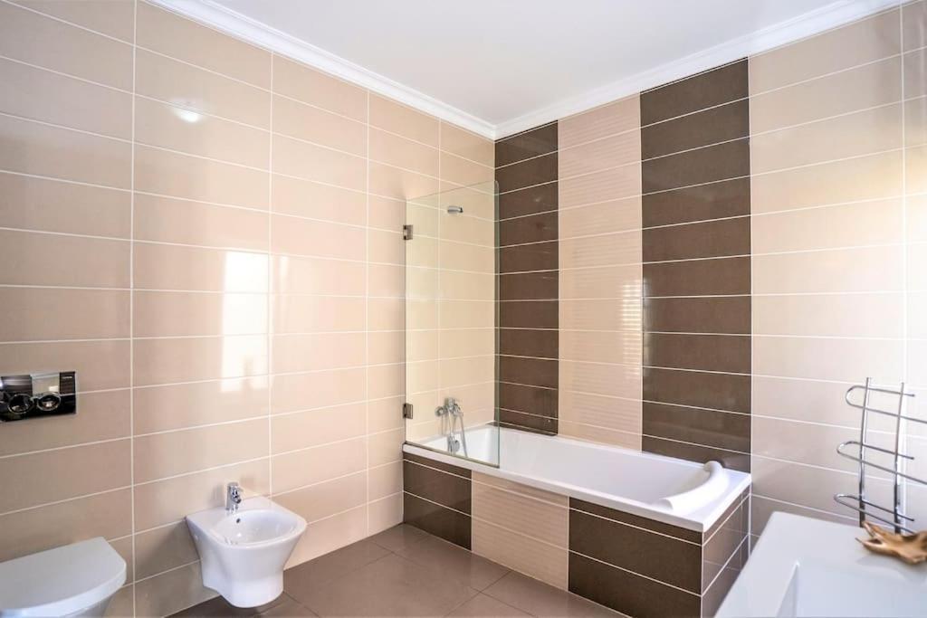Luxuryvilla With Private Heated Pool And Spa 7P Quarteira Zewnętrze zdjęcie